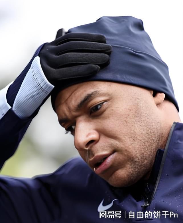 Rookie在篮网比赛中惊险取胜，战术调整引发热议！的简单介绍